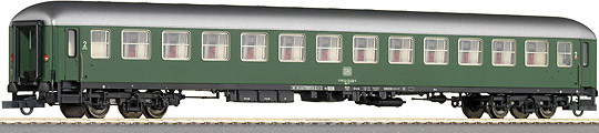 Express train Passenger car 2nd class with working tale lights<br /><a href='images/pictures/Roco/45795.jpg' target='_blank'>Full size image</a>